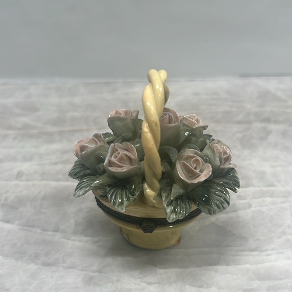 Vintage Miniature Basket Trinket Box Ks Collection Roses Porcelain - Picture 4 of 9